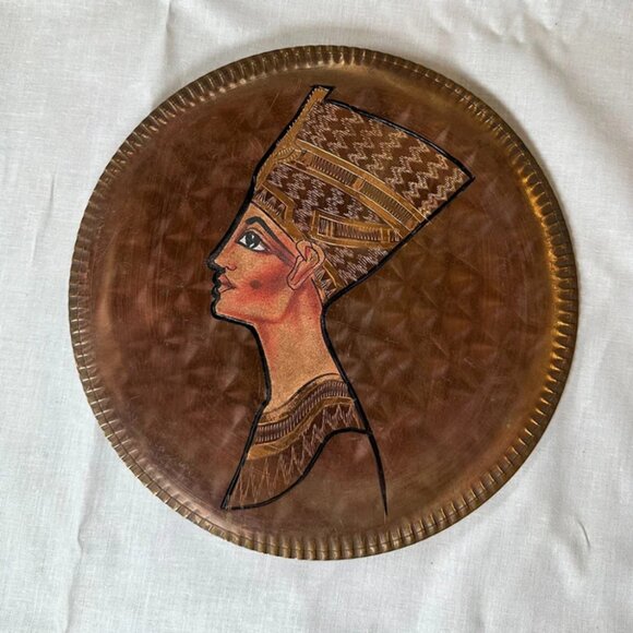 Vintage Egyptian Nefertiti Handmade Wall Decor Plate - Picture 9 of 10